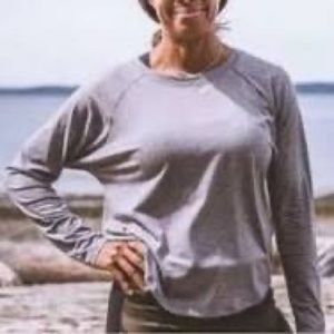 Athleta Topanga Mesh Back Panel Light Heathered Gray Long Sleeve Top